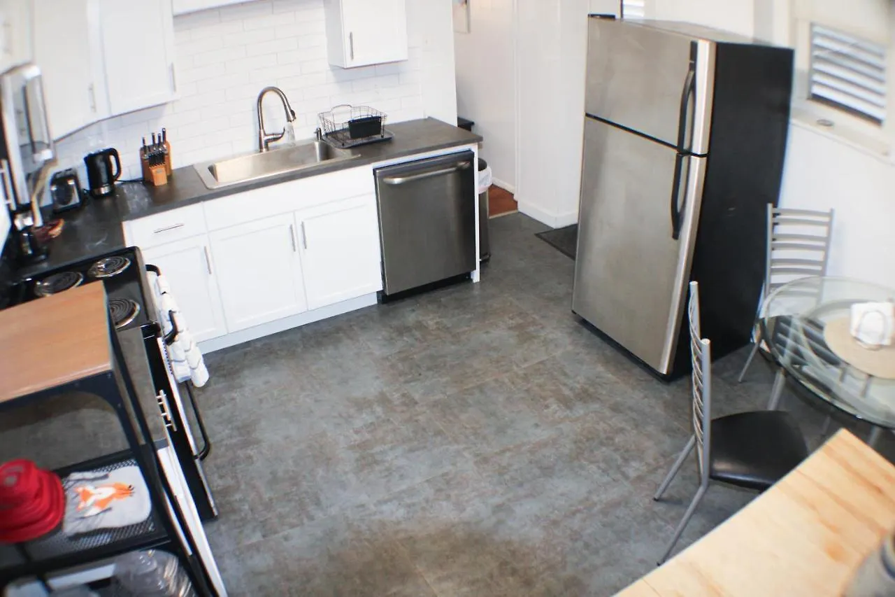 Urban Oasis - 3Br 2Ba - City View- Private Parking Pittsburgh Appartement